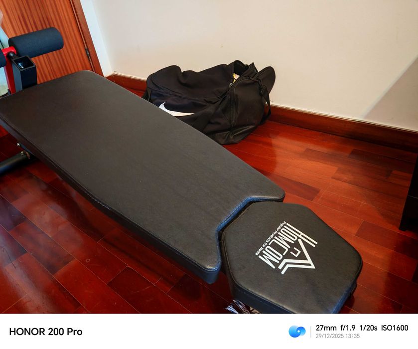 Banco inclinado musculação