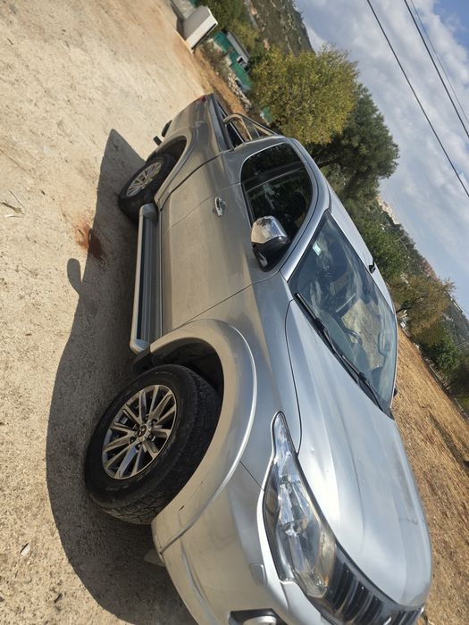 Mitsubishi strakar