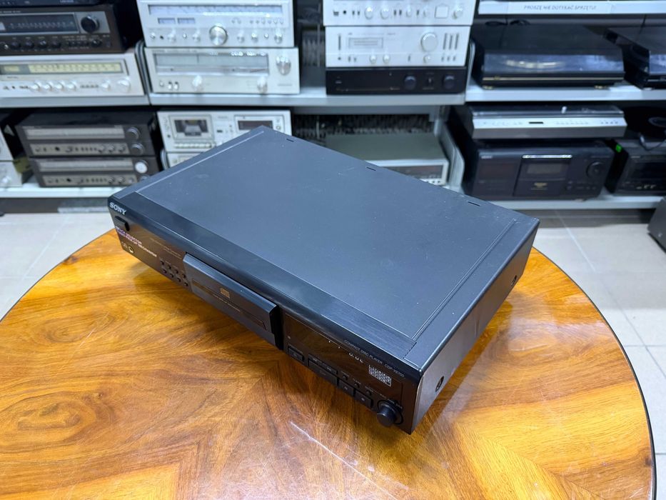 Odtwarzacz płyt CD Sony CDP-XE700 Audio Room