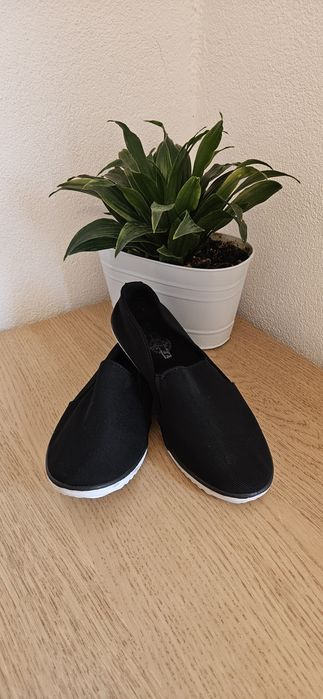 Czarne wsuwane trampki sneakersy slip-on uniwersalne espadryle, 39