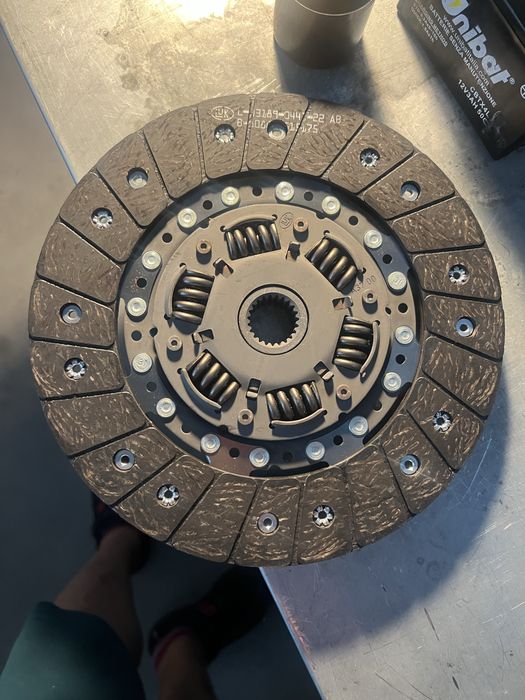 Nowa tarcza sprzęgła, sprzęgło Volvo/Ford 23Z/239mm LUK