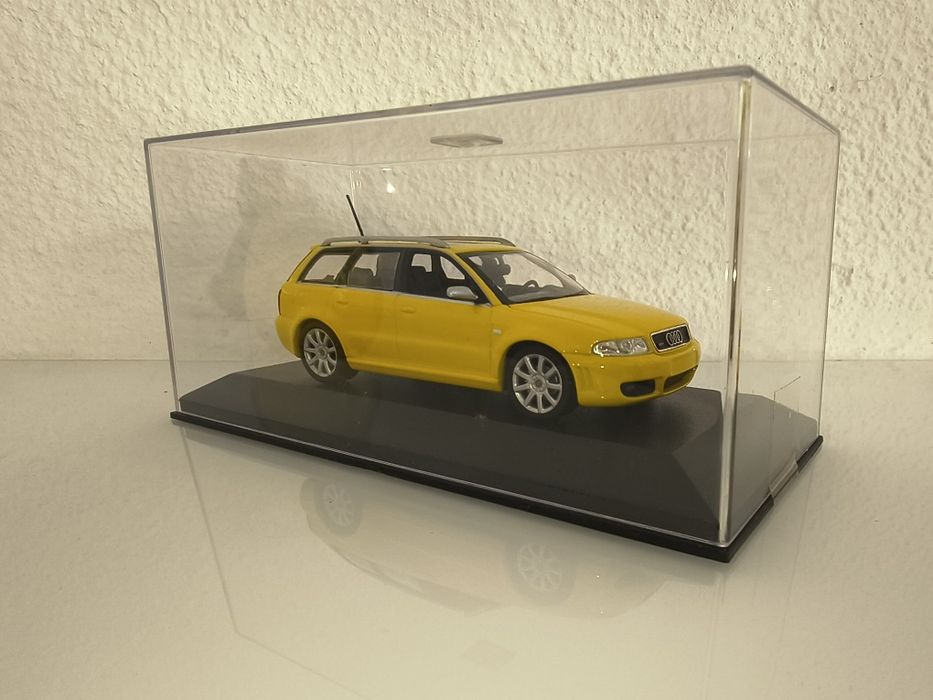 Minichamps 1:43 Audi rs4