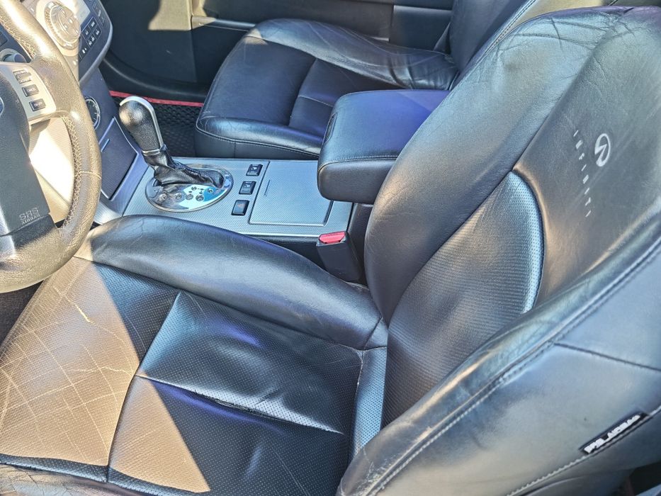 Продам Infiniti fx35
