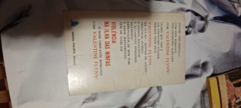 Livro _Violência na Ilha das Ninfas_ de Sean O'Shea