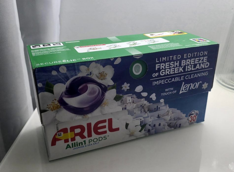 Ariel kapsułki do prania białego i jasnego ubrania 30szt