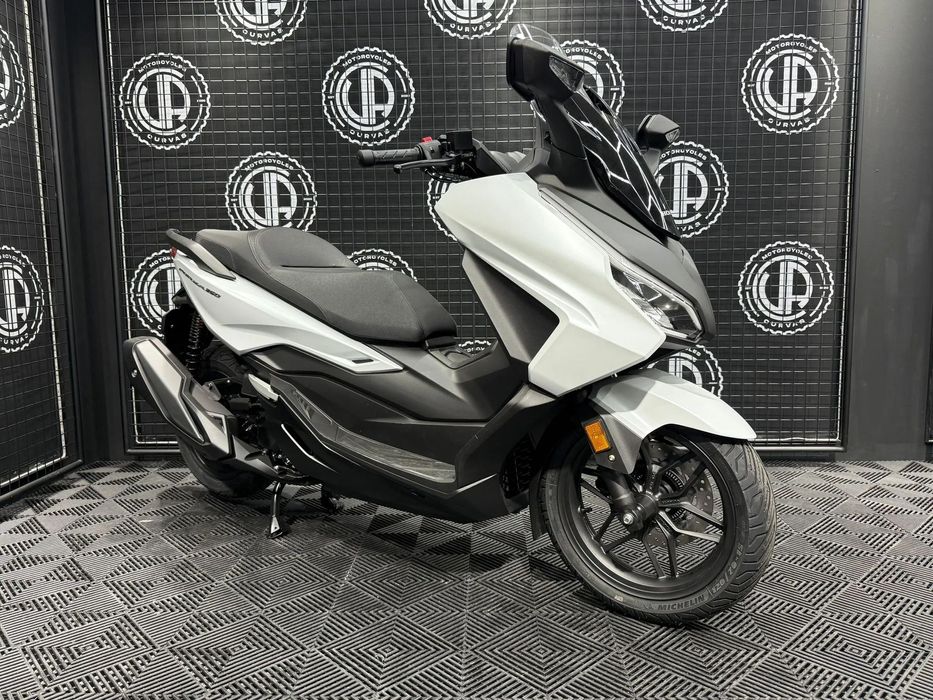 Honda Forza 350