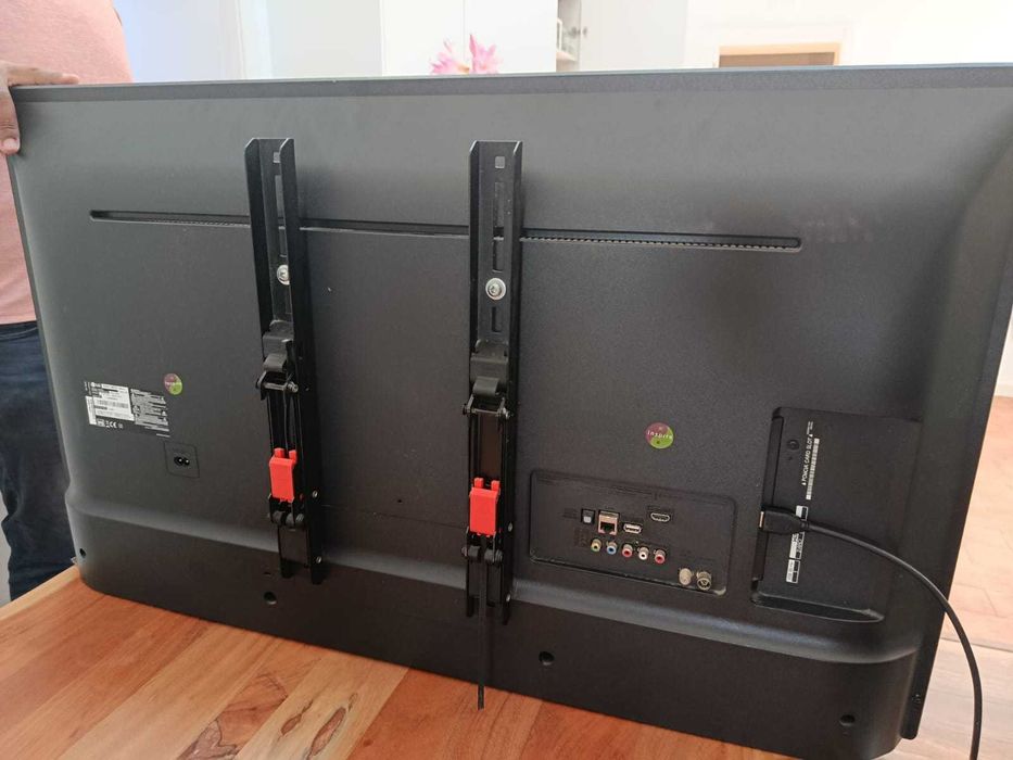 Televisão LG de 117 cm