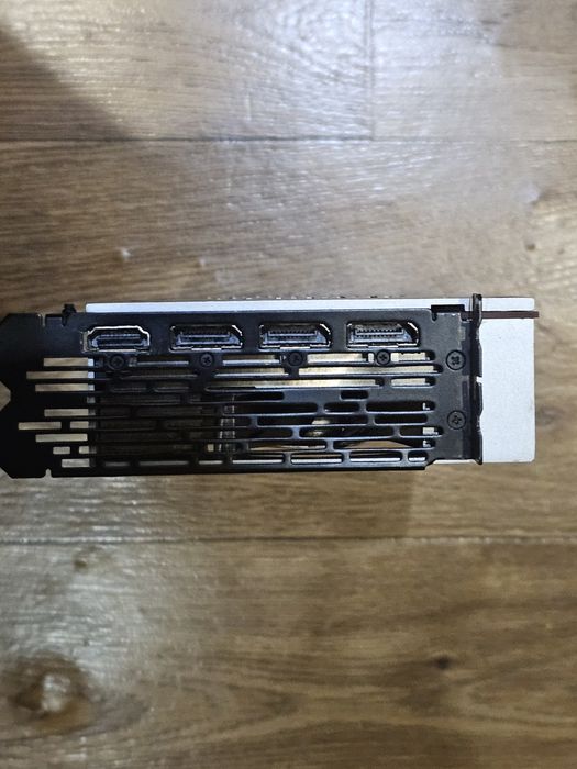 Amd radeon VII(radeon 7) 16gb HBM2