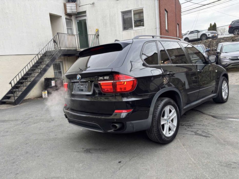 BMW X5 xDrive35i      2012