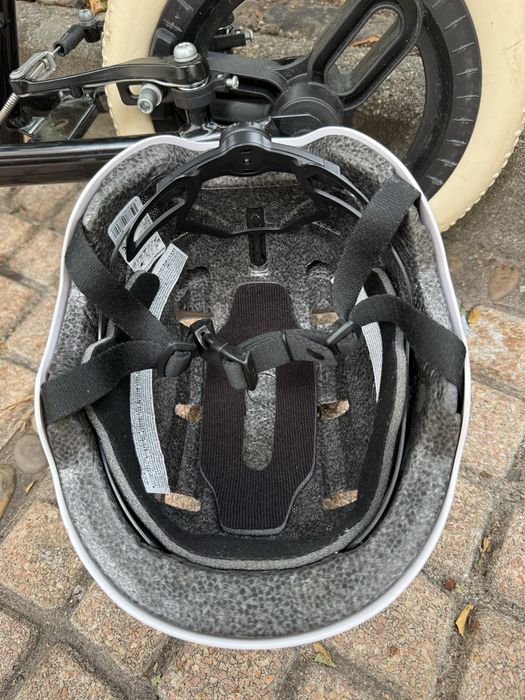 Bicicleta de equilíbrio B’TWIN + capacete