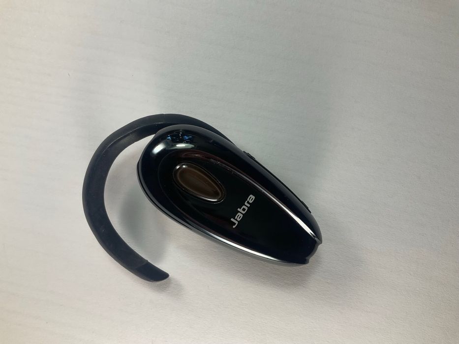 Bluetooth гарнітура Jabra.