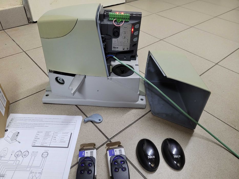 napęd do bramy przesuwnej