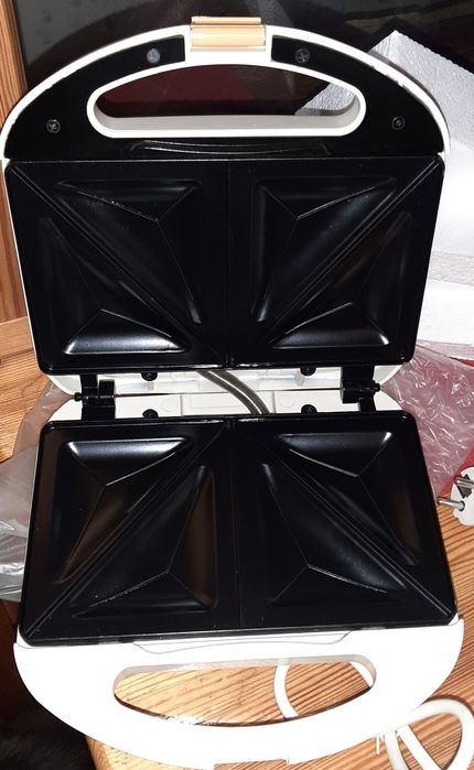 Сендвич-тостер Binatone ST-555