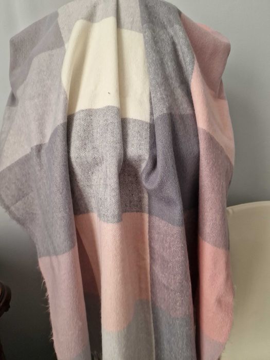 Szal damski 185 × 150 cm