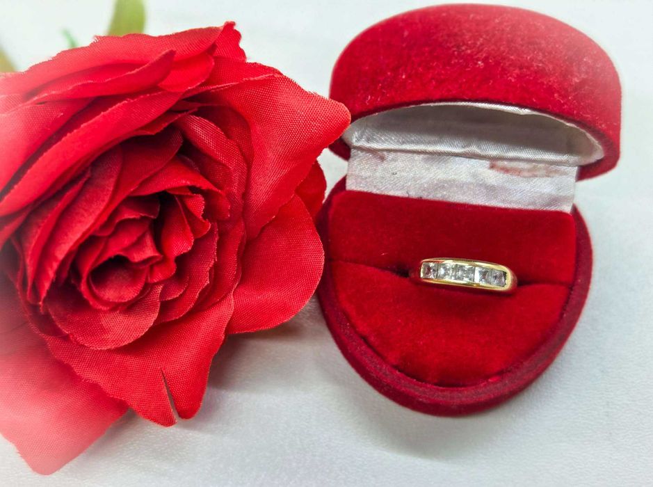 Złoty pierścionek 585 / 2,39G