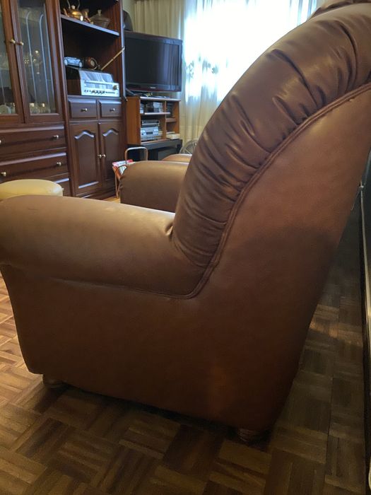 Sofas em pele individuais 2 x