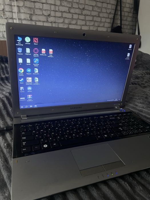 Ноутбук Samaung RV518