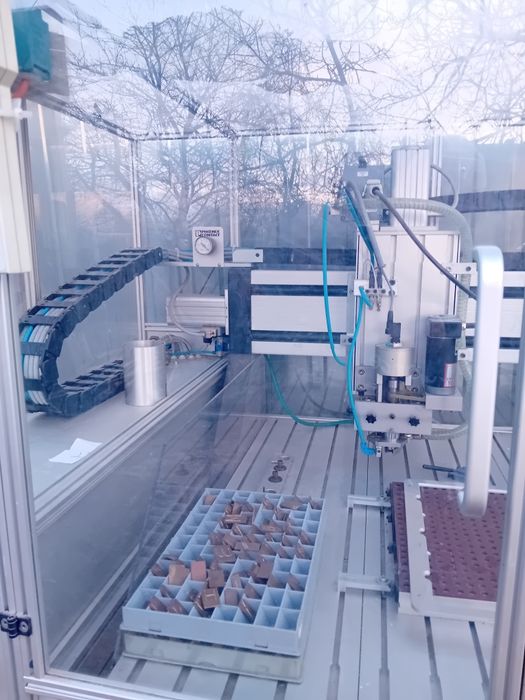 Frezarka grawerka CNC