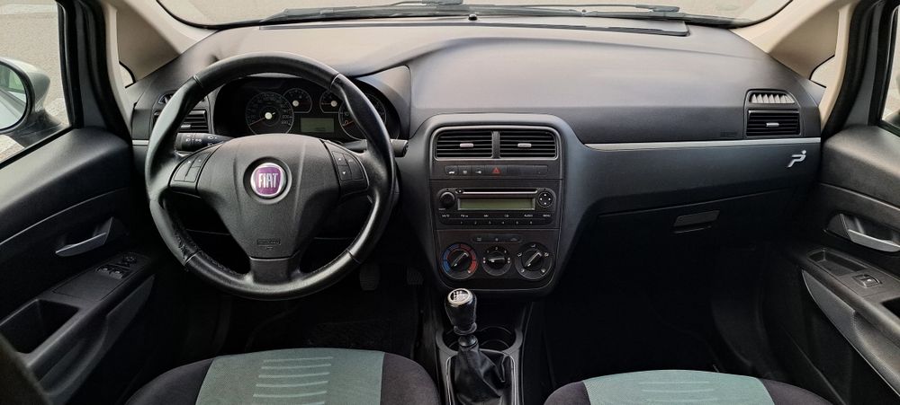 Fiat Grande Punto 1.2 Active (2008)  Pintura Nova & Histórico