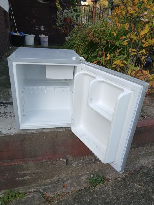 Mała lodówka z małym zamrażarnikiem firmy BOMANN  energooszczędna A ++