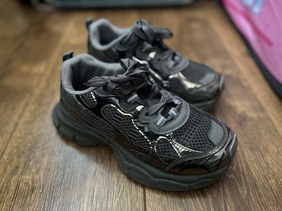 Кросівки для дівчинки 36 р /модні кросівки для підлітка висока підошва