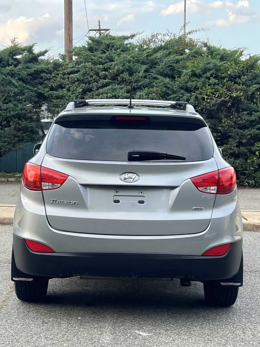 Hyundai Tucson      2015