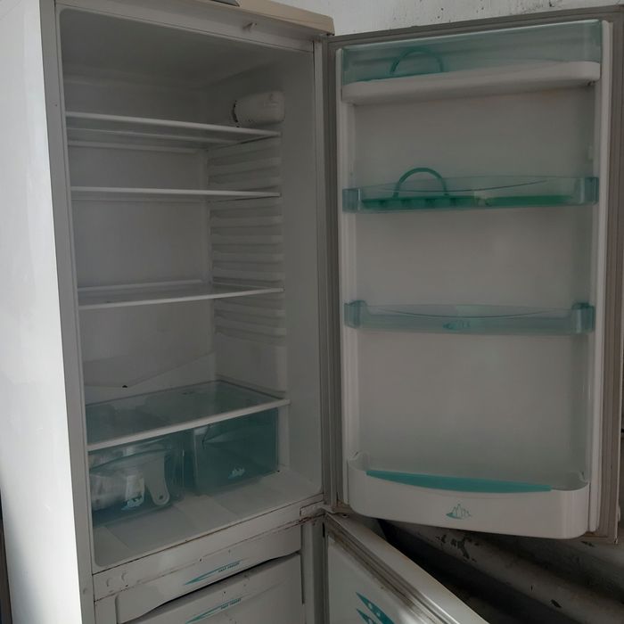 Холодильник двухкамерный STINOL