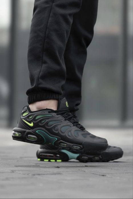 Nike Air Max Plus Drift