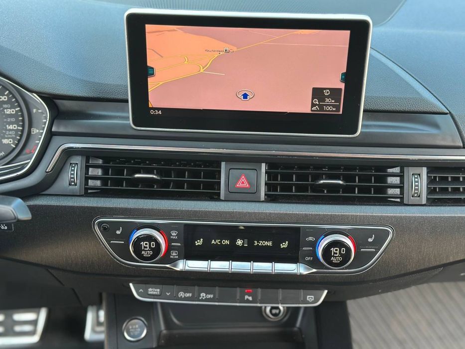 Продам Audi A4 Premium 2016