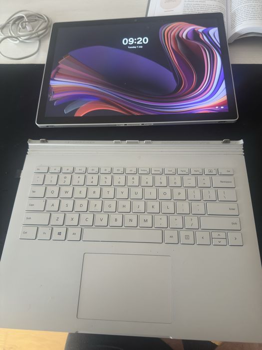Microsoft Surface Go 2 | Intel Core i5 | 8GB RAM | SSD 256GB | Excelente Estado