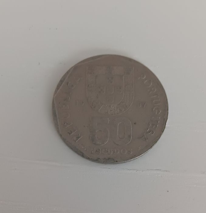 Lote Ref. 2: Moedas 50 escudos de 1986/87/88/89/91/98/99/00