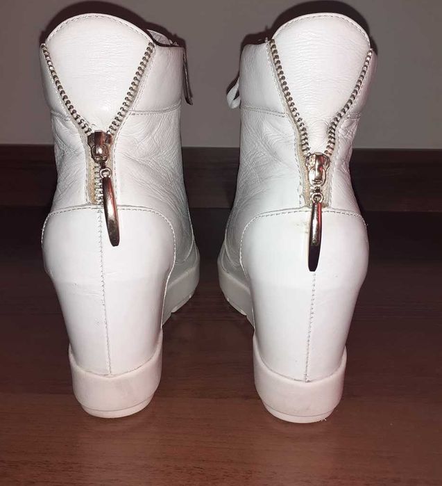 Демисезон. Холодный демисезон - Зима. Фирменная обувь. Размер 38, 38,5