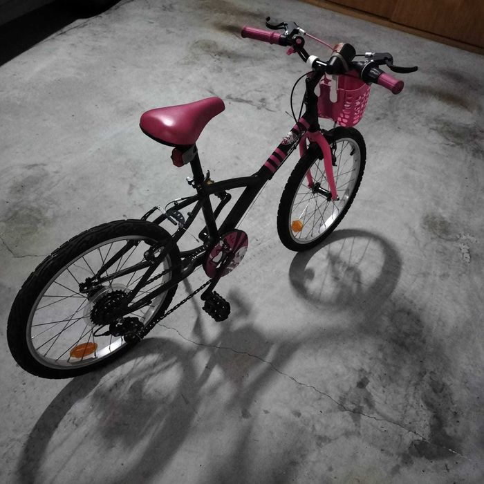 Bicicleta menina praticamente Nova