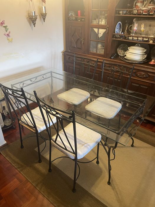 Mesa em Ferro com 6 cadeiras