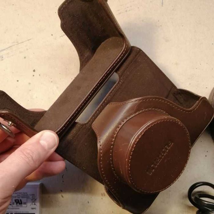 Fujifilm X100, Edição limitada com acessórios