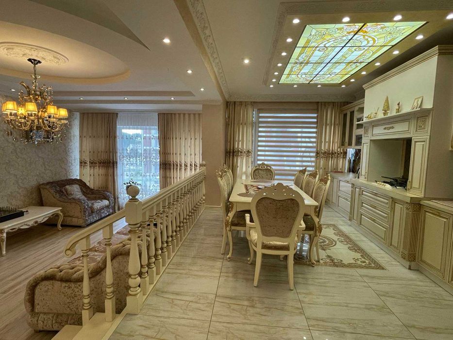 Оренда 4 кімн. будинку, вул Сахарова – Бойківська, вигляд на парк