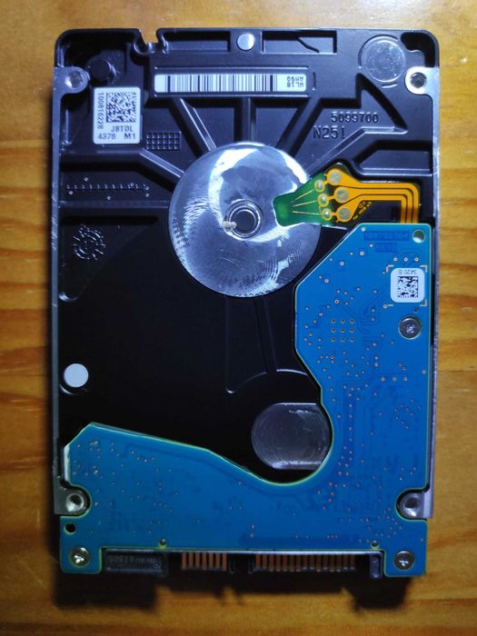 2 discos 2.5" Seagate FireCuda Hybrid 500GB HDD + 8GB NAND (5400 RPM)