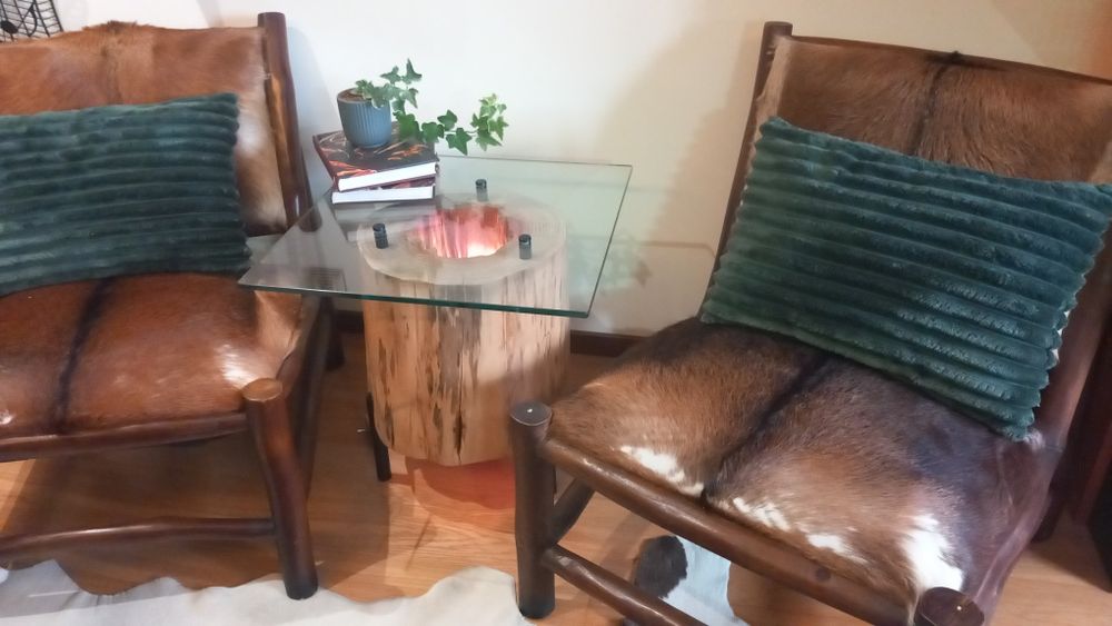 Mesa de Centro em Tronco Maciço com Vidro Temperado | Peça Artesanal Única