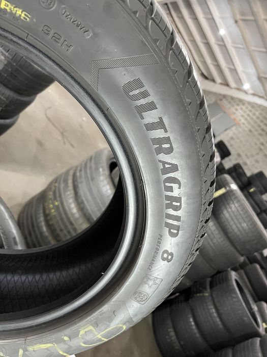 Зимові шини пара 205/60 r16 Goodyear