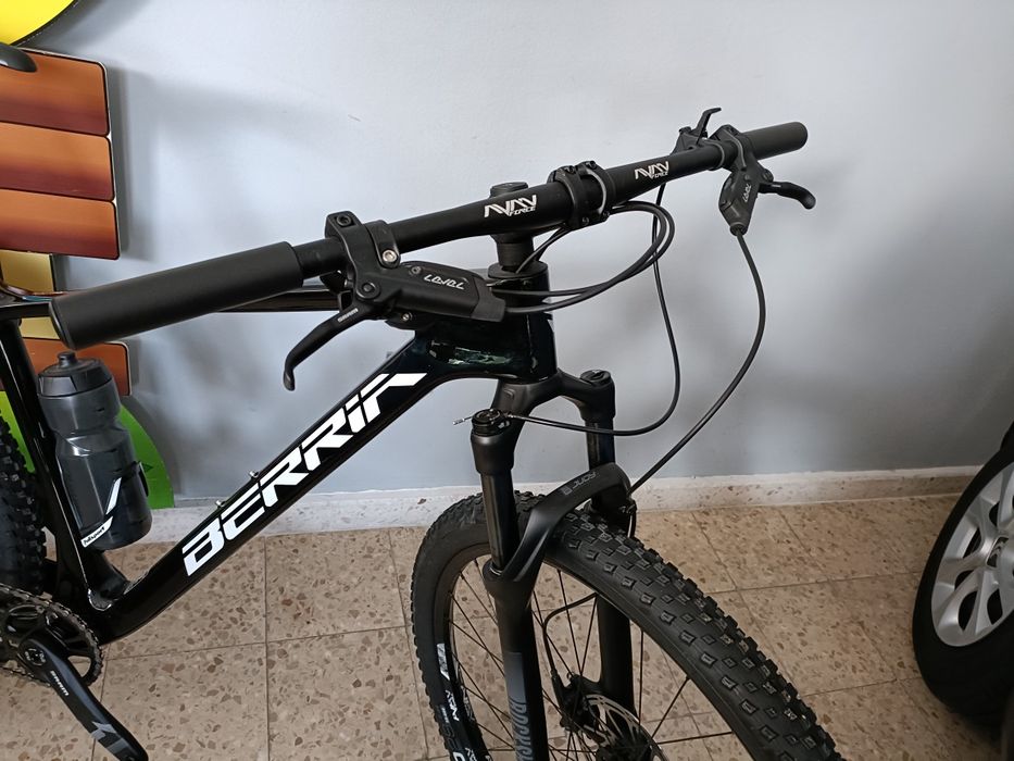 Bicicleta Btt  de Carbono Berria roda 29 de 2023 ou troco