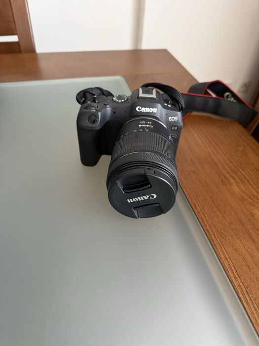 Canon R8 + Lente 24-105mm F4-7.1 IS STM