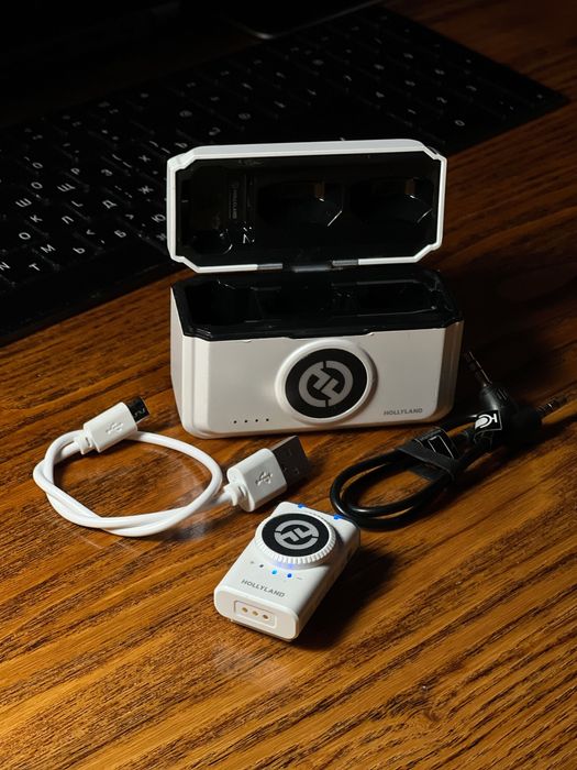 Hollyland Lark M2 білий ресивер та кейс зарядний для камери