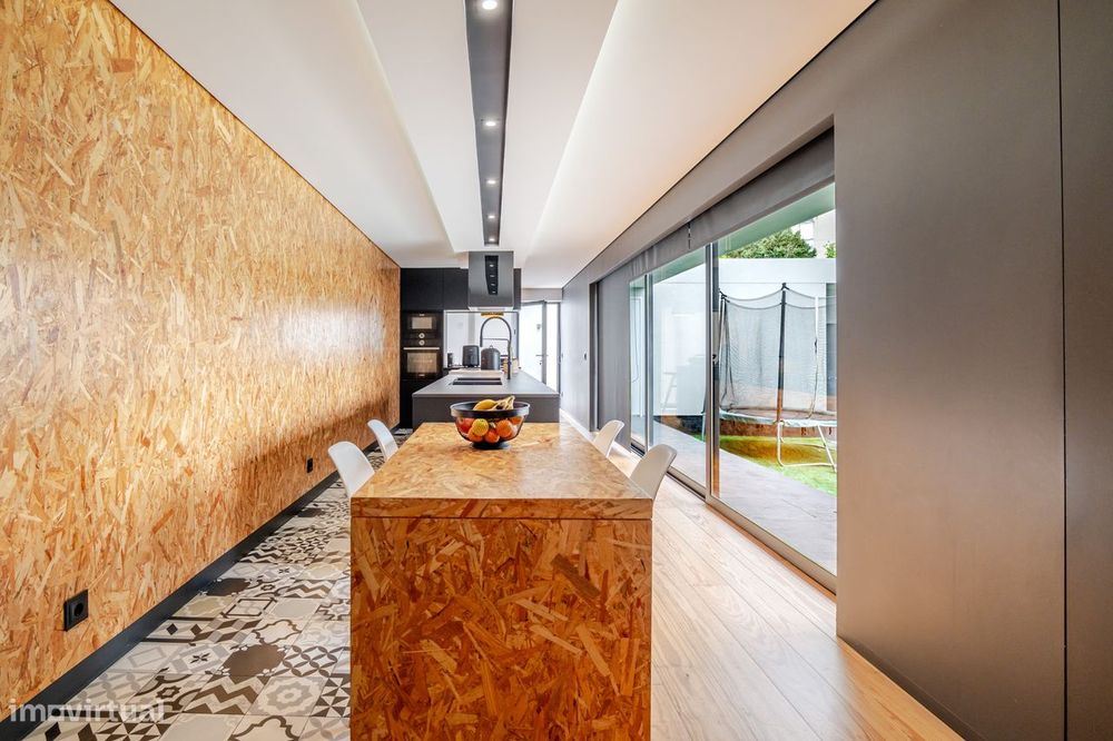 4-Bedroom Detached House in Braga, with Master Suite, Terraces, and Garage