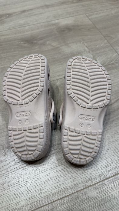 Дитячі  сандалі Crocs р С 12 пудровий колір, гарний стан