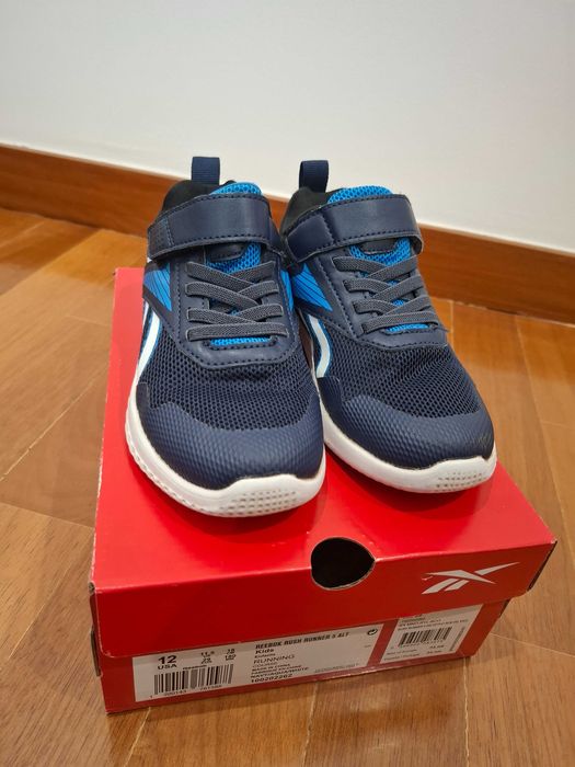 Sapatilhas Reebok tamanho 29