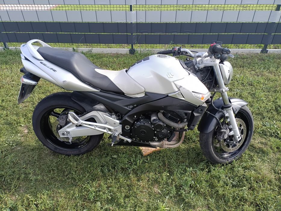 GSR 600 lagi felga tarcze lampa błotnik bak kierownica wachacz  uchwyty kanapa