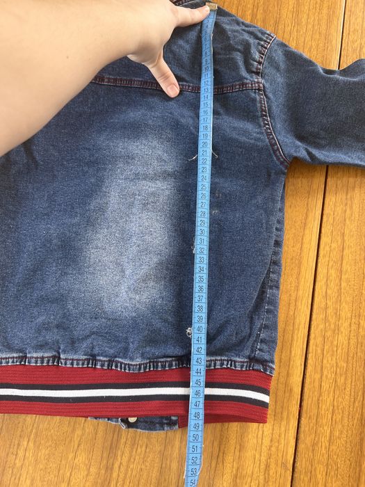 Курточка ветровка