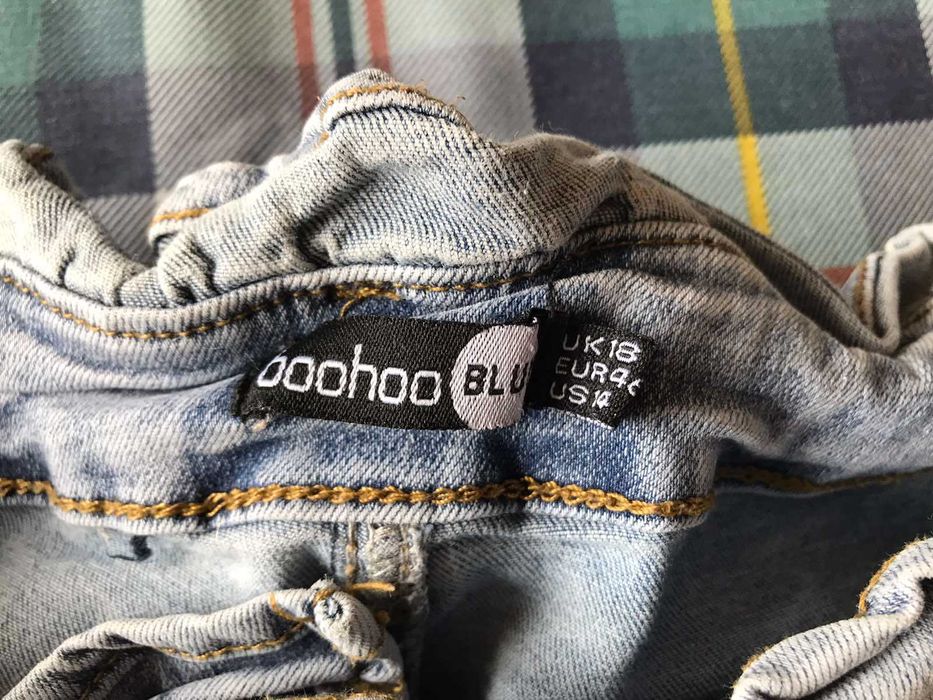 Женские джинсы boohoo на высокой посадке размер 52-52.