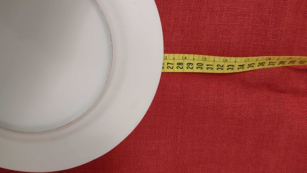 Prato porcelana gravura de veleiro,  rebordo dourado, sem marca