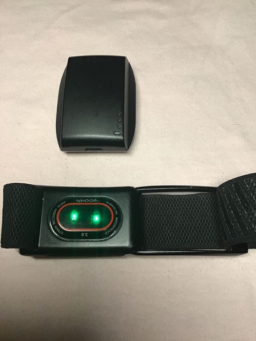 Фитнес браслет Whoop 3.0